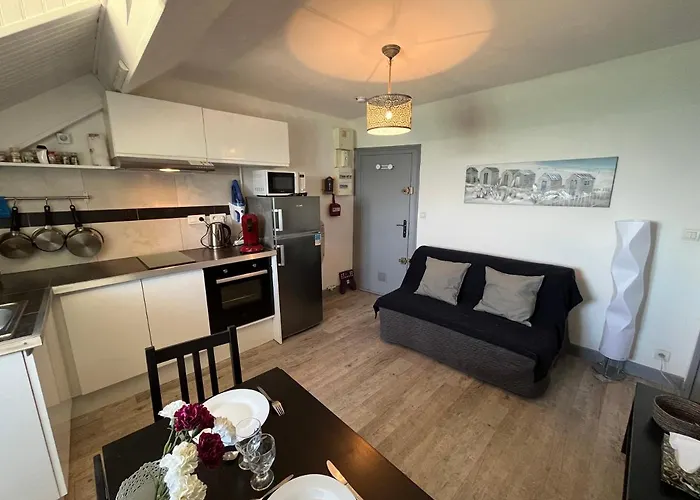 Acrab, Appt Vue Au Calme Apartamento